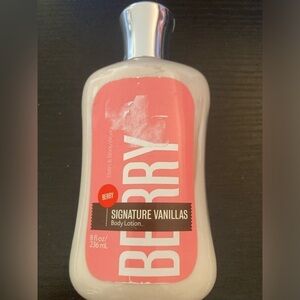Rare & Discontinued Bath & Body Works signature vanilla’s Berry Body Lotion